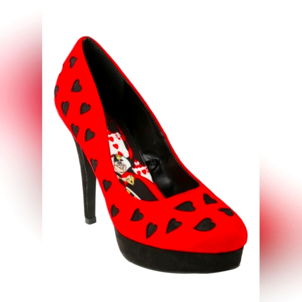 Disney Queen of hearts heels 👠